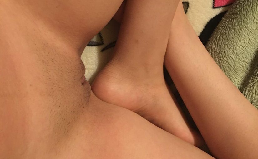 129 Hot Girl’s Feet Fetish Porn Pics